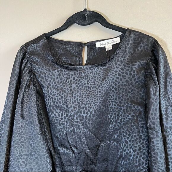 ✨ Vine & Love Women’s Black Silky Top Medium NWT - Picture 2 of 9